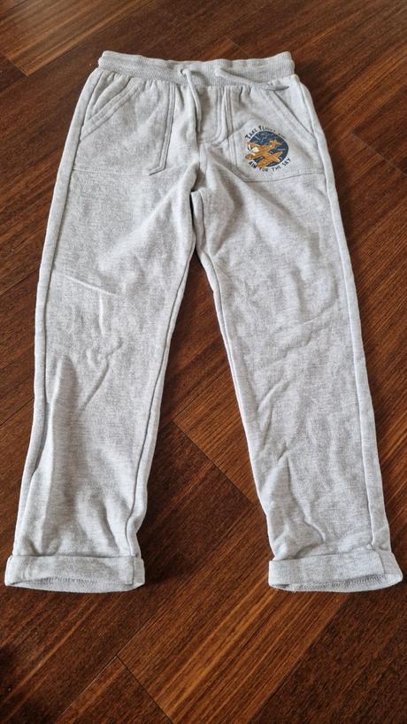 Tepláky ako nové, 122