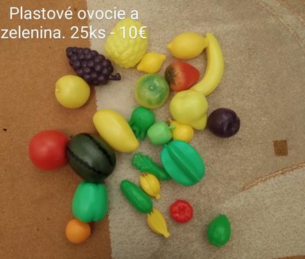 Plastové ovocie a zelenina,