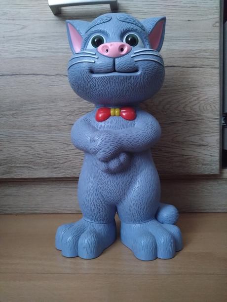 Hovoriací kocúr tom, 