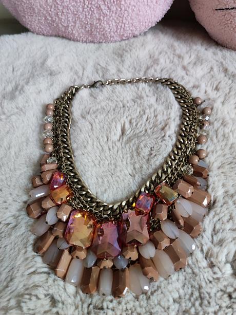 Dámsky náhrdelník, 