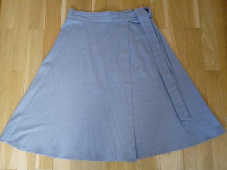 Sukňa raz oblečená, 38