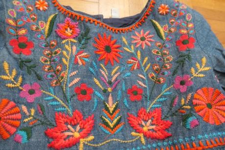 Mark&spencer dievcenske vysivane krasne saty 6/7, marks & spencer,122