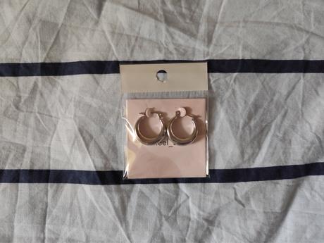 Náhrdelník, náramok, náušnice, prsteň, prívesok, 