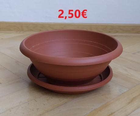 Set črepníky a kvetináče,