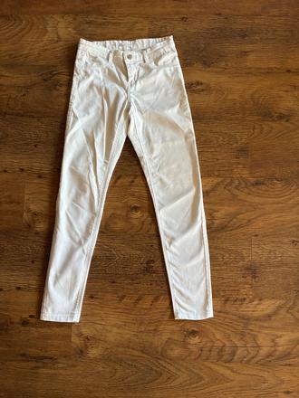 Biele tenšie rifle, sinsay,36