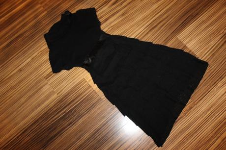 Čierne úpletové volánové šaty v. m, m