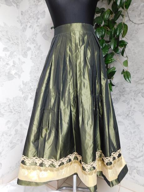 Helene straber luxusna hodvabna sukna ku kroju, 40