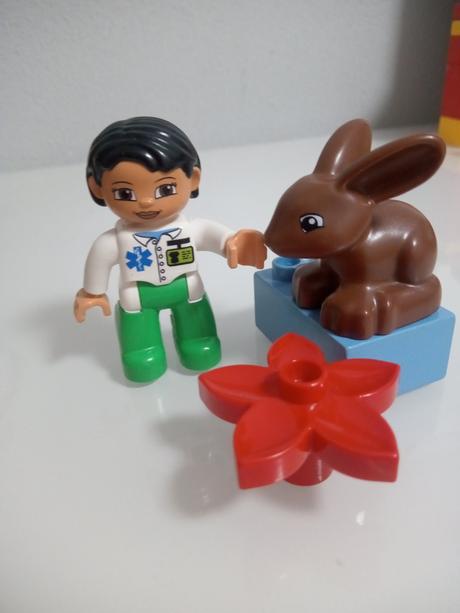 Lego figúrka zverolekár, 