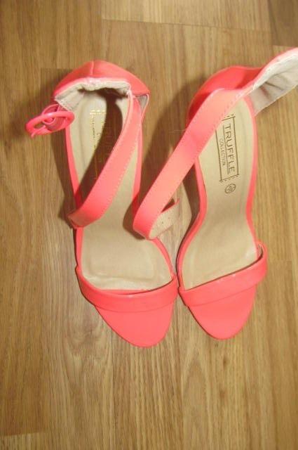 Neónové sandálky, 39