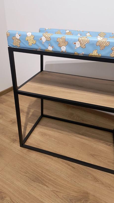 Prebaľovací pultík, 