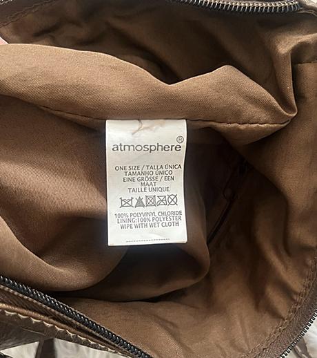 Crossbody atmosphere, atmosphere