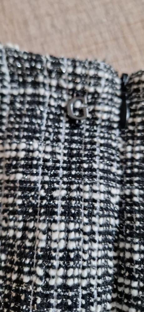 Čiernobiely top guess, guess,158 / xs