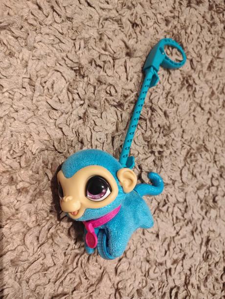 Furreal friends opicka na voditku, 