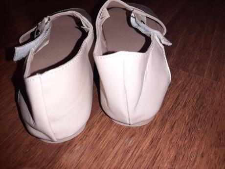Béžové topánky., 36
