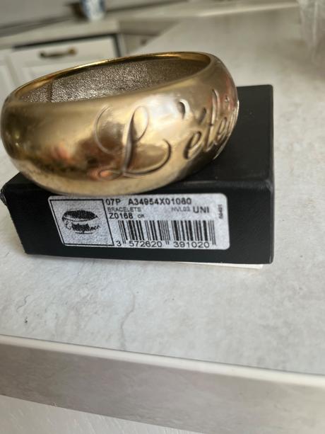 Naramok chanel, chanel