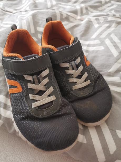 Decathlon tenisky, 32