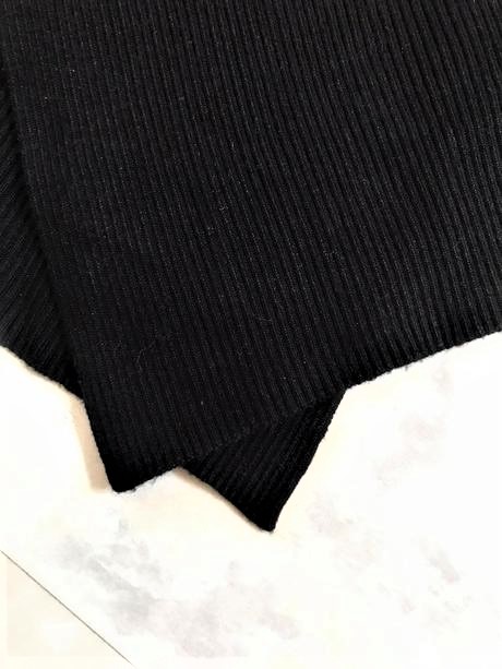 Zaujímavý pulóvrik m/l, m