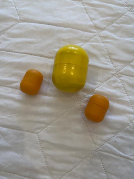 Kinder maxi jednorožec + 2 klasické hračky,