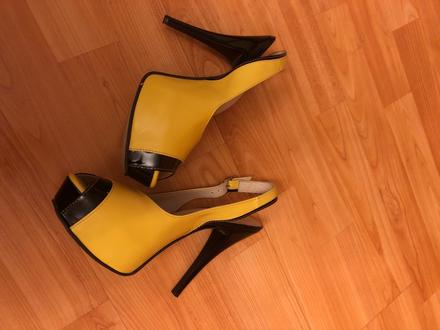 Žlté nové lodičky, 36