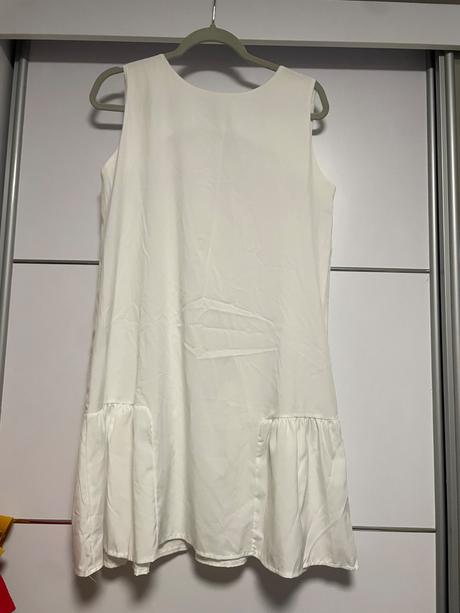 Predám krátke biele šaty, 