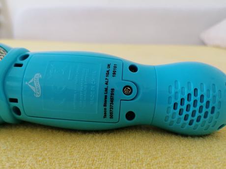 Mikrofón so svetlom, melódiami, meničom hlasu, 