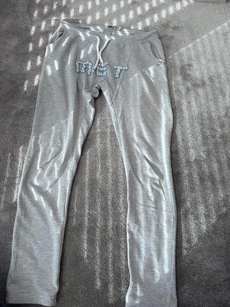 Tepláky met m, met,m