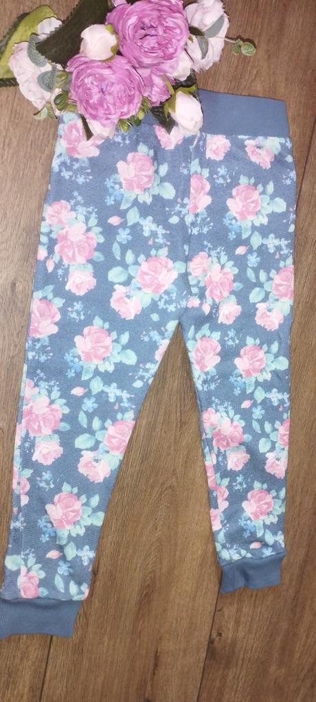 Kvetinkové tepláky, f&f,104