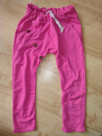 Tepláky veľmi pekný stav, 116