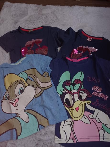 4 ks tričiek 122 cena spolu 1eur, disney,122