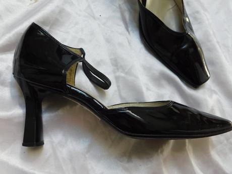 Pekne lakovane sandalky, c&a,38