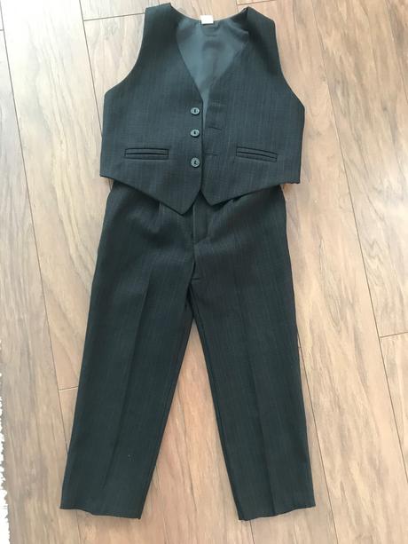 Nohavice a vesta, 110