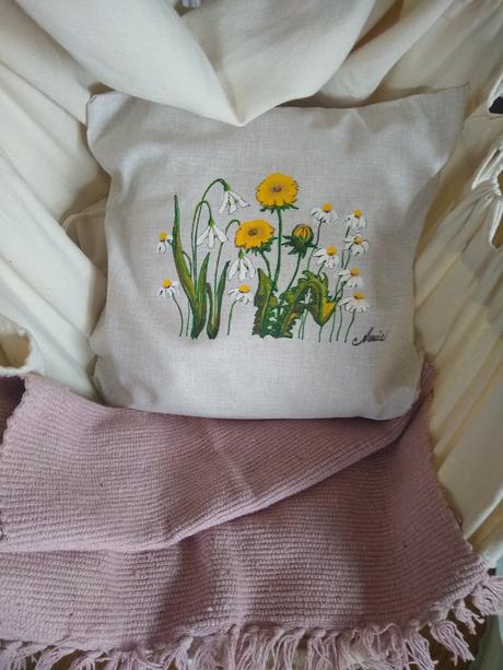 Maľované vankúše plné lúky, 