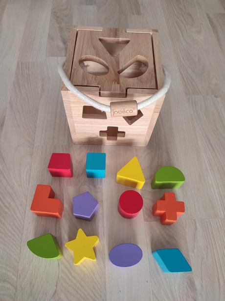 Kocka s vkladačkami zn. jouéco, 