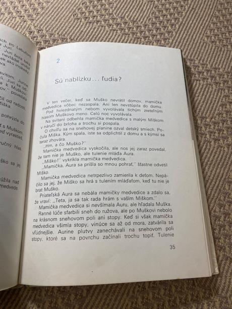 Krásna stará kniha muško a miško na severnom póle,