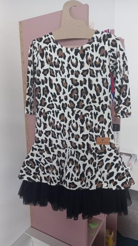 Dievčenské šaty, 128