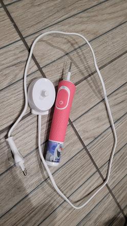 Elektricka kefka oral b,