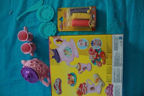 Play-doh disney princezny - čajový večierok,