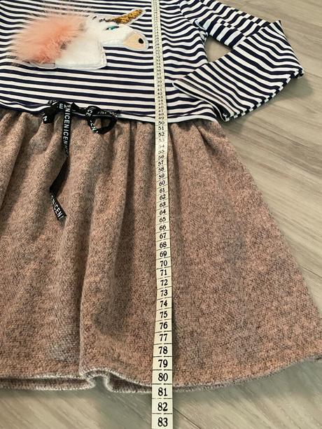 Šaty s jednorožcom, 164