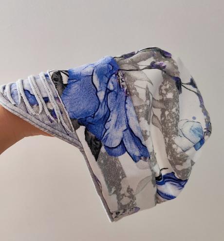 Elastická čiapočka so šiltom, 98