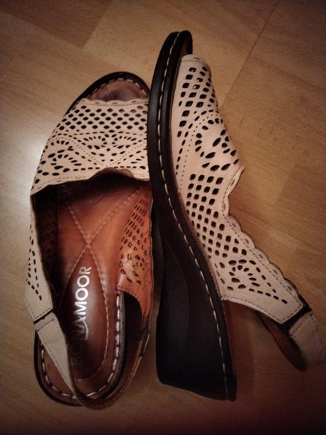 Kožené dierkované sandalky, 36