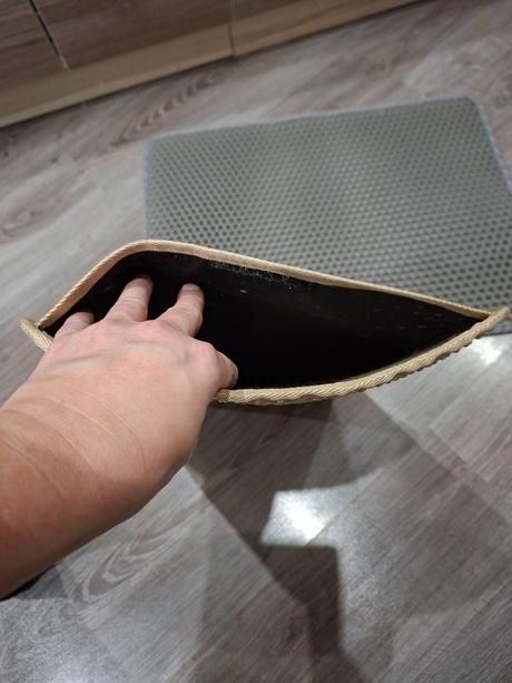 Podlozka pred macacie wc,