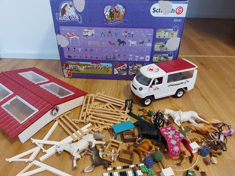 Schleich horse club - jazdiaren+ambulancia, 