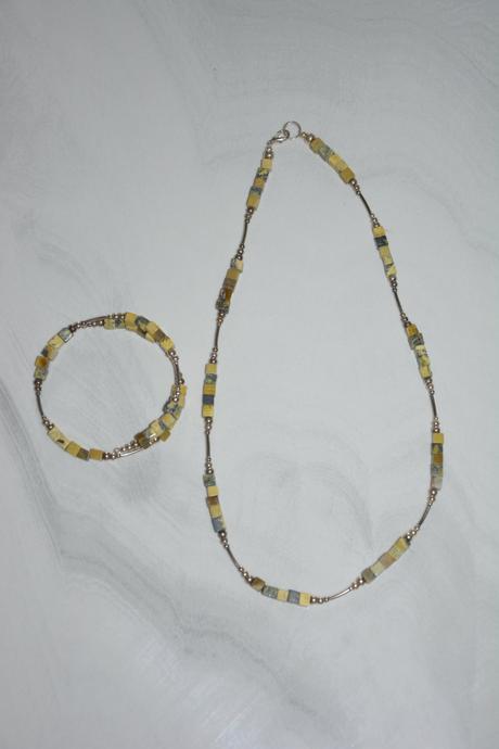 Náhrdelník a náramok, 