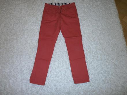 Jasnočervené nohavice, 140