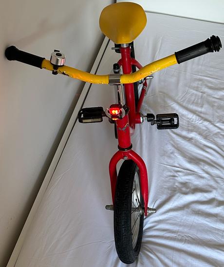 Starší červený bike 12, 12
