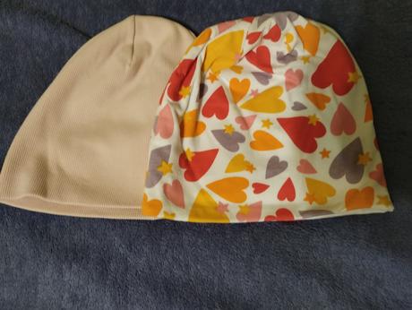 Čiapky, reserved,104