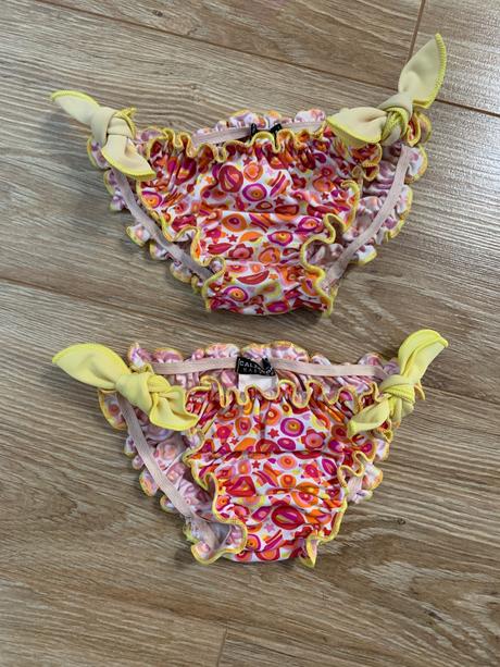 Dvojičky plavky, 80