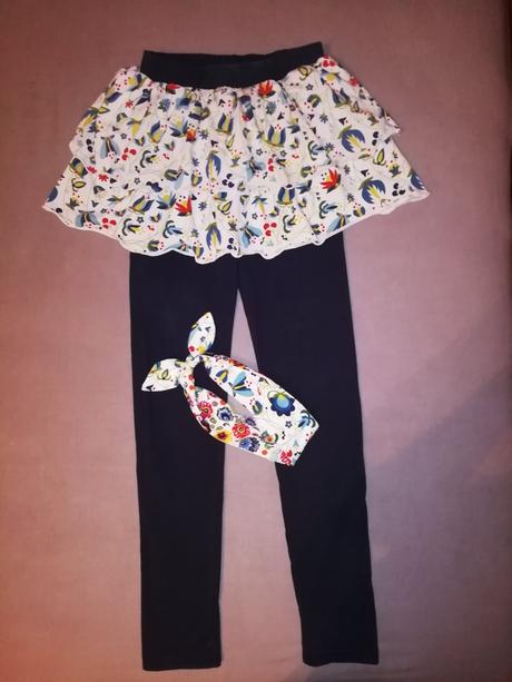 Leginky s foklórnou suknickou, 146