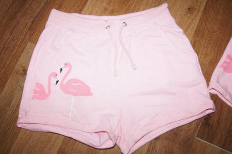 Kraťasy s pelikánmi-cena spolu, 164