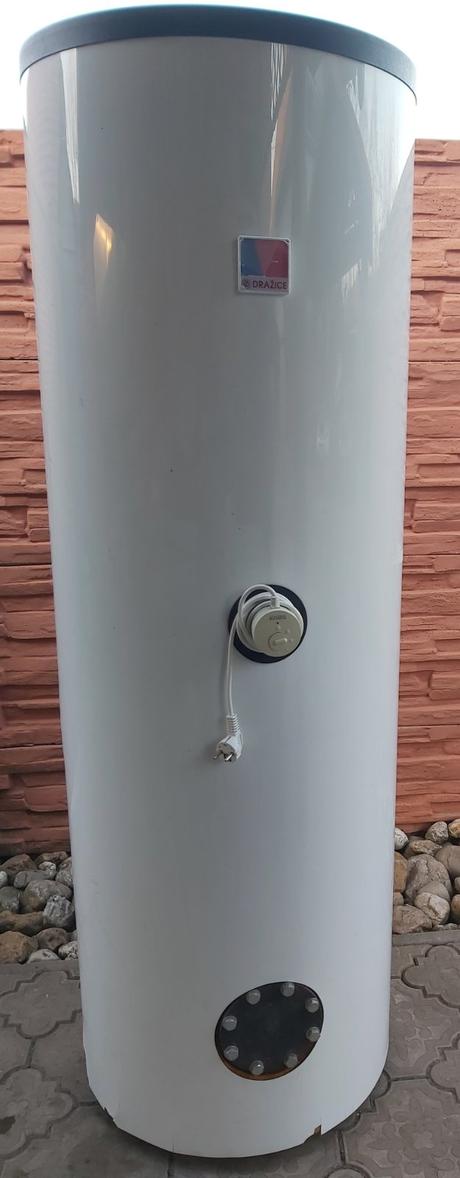 300 litrový ohrievač vody, 